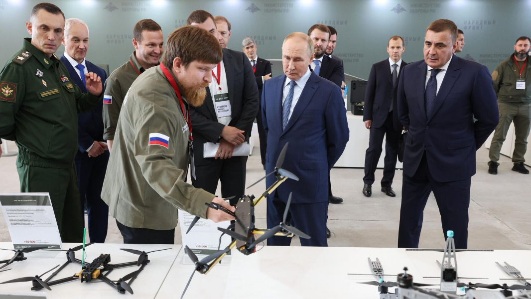 Путин отметил заслуги специалистов народного ОПК, представителей бизнеса